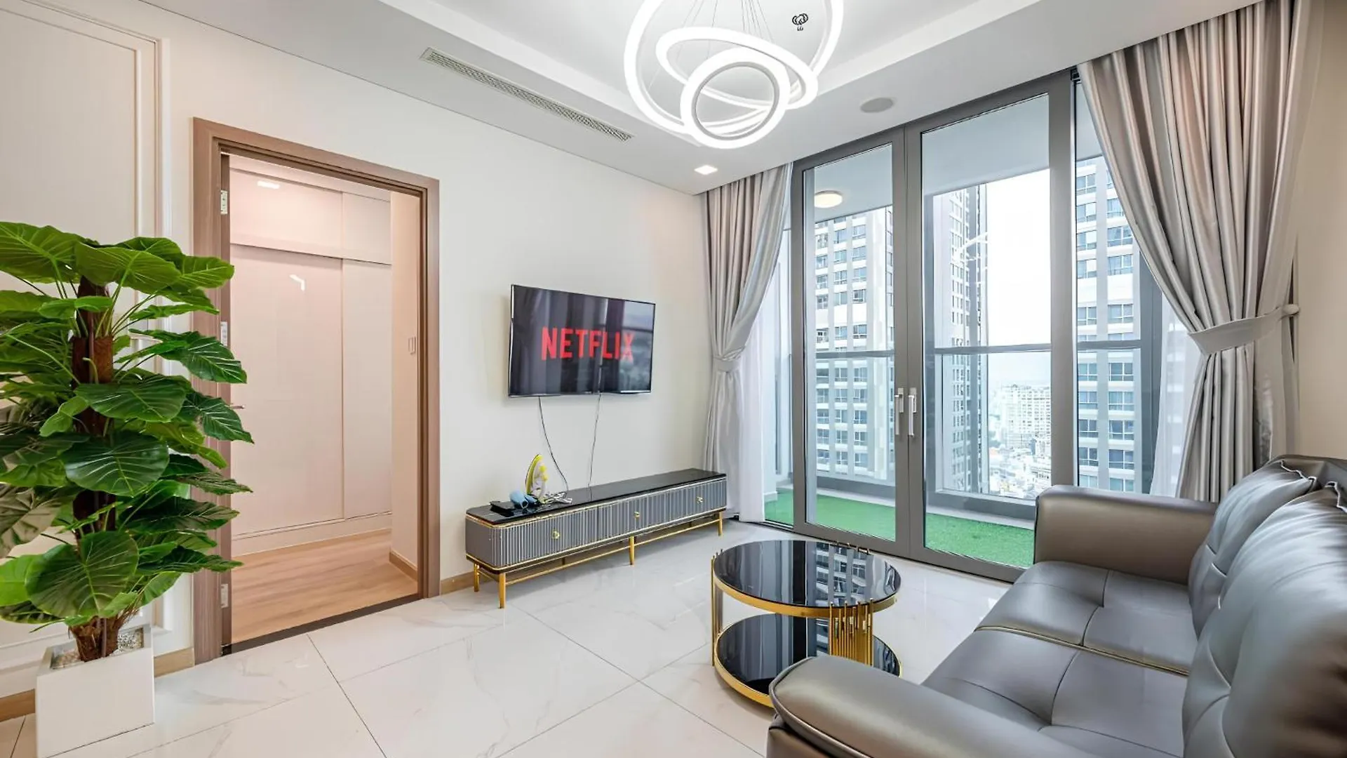 The Peninsula Landmark - Vinhomes Central Park Ho Chi Minh City Aparthotel