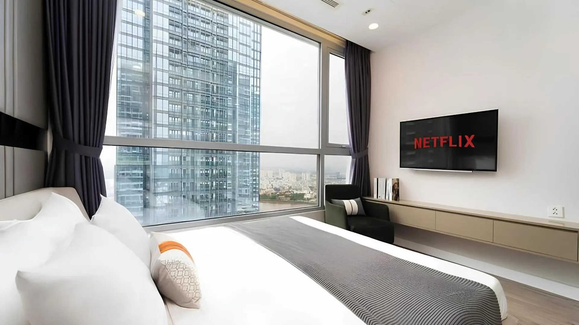 The Peninsula Landmark - Vinhomes Central Park Ho Chi Minh City Aparthotel